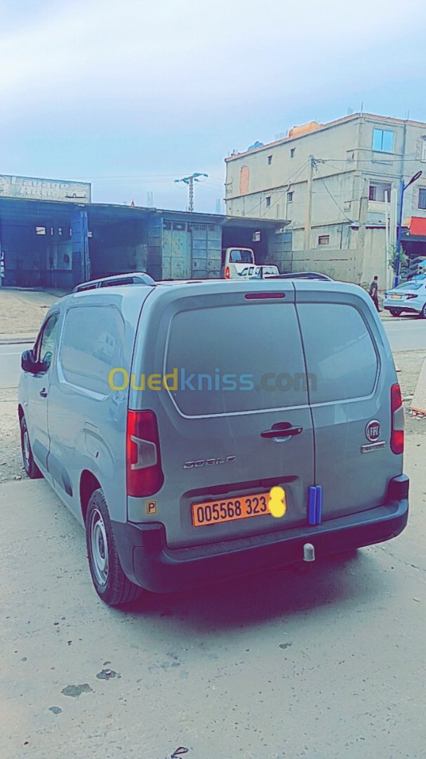 Fiat Doblo 2023 Gris