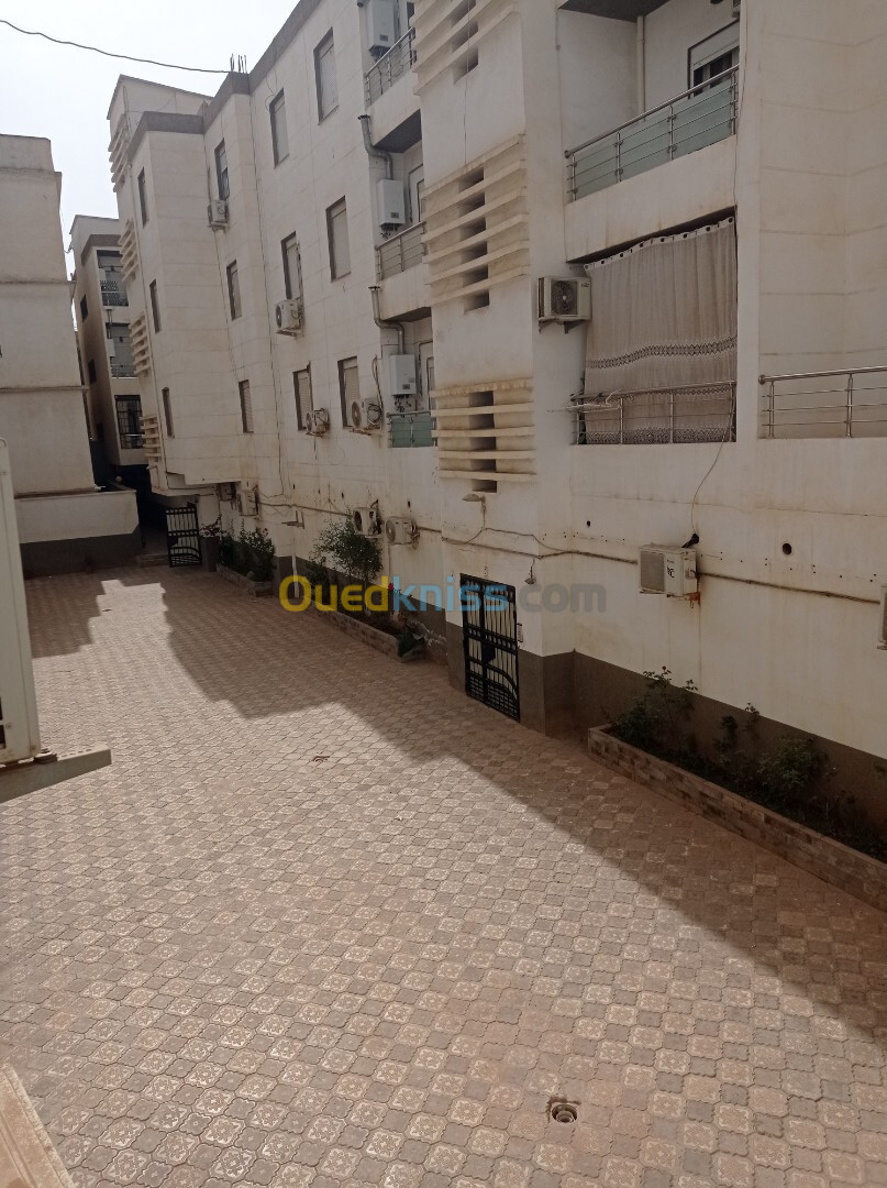 Location Appartement F4 Alger Douera