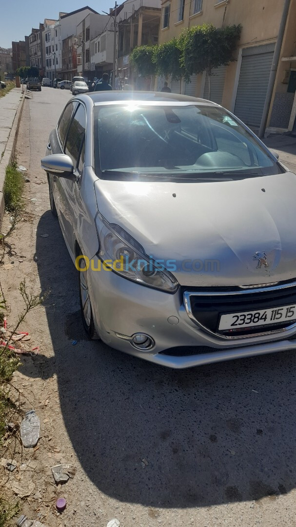 Peugeot 208 2015 Allure