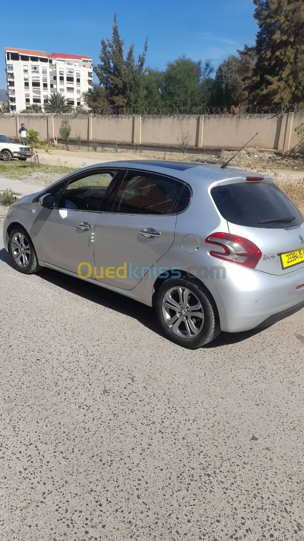 Peugeot 208 2015 Allure