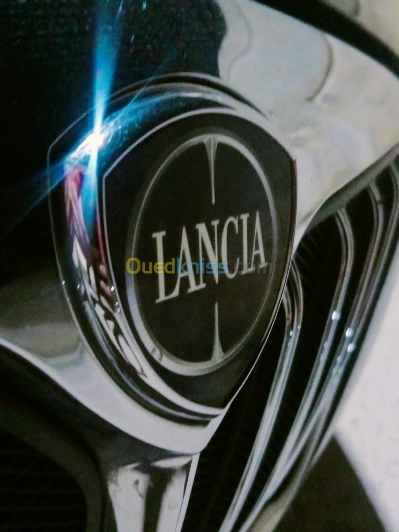 Lancia Delta 3 2011 Gold