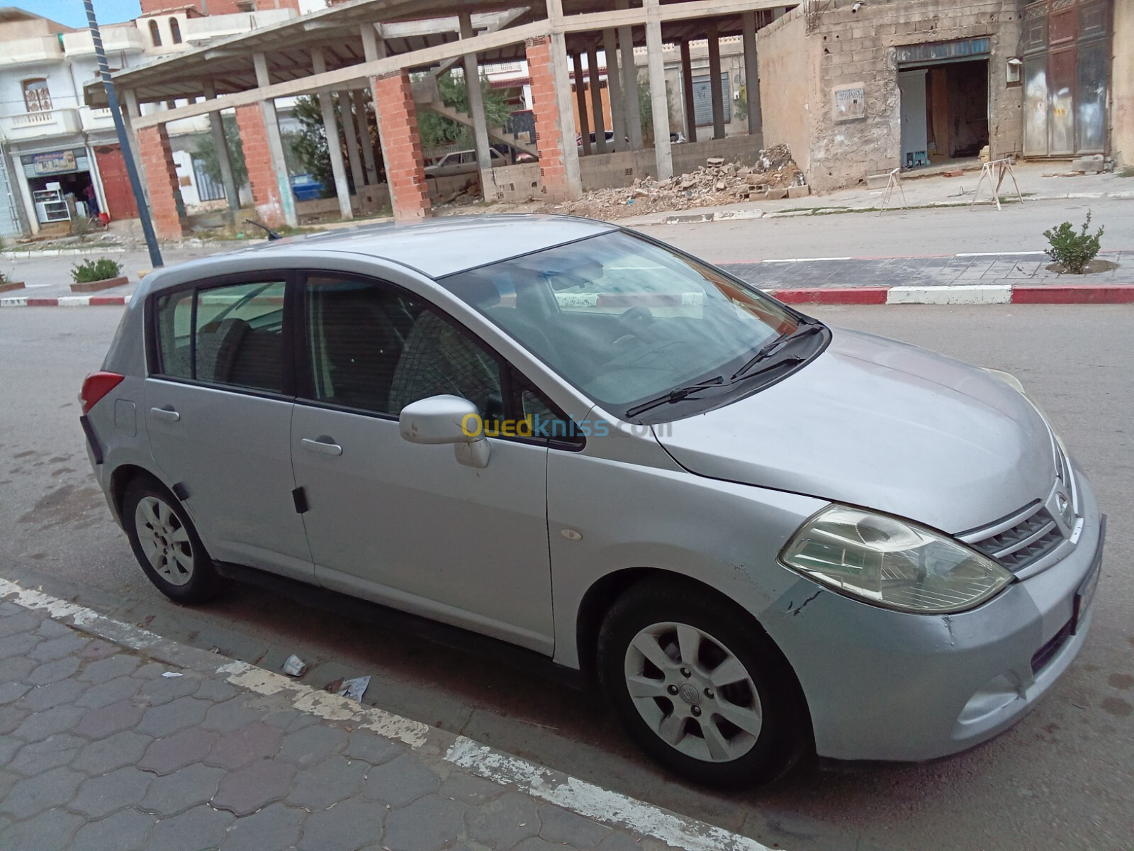 Nissan Tiida 4 portes 2009 Tiida 4 portes