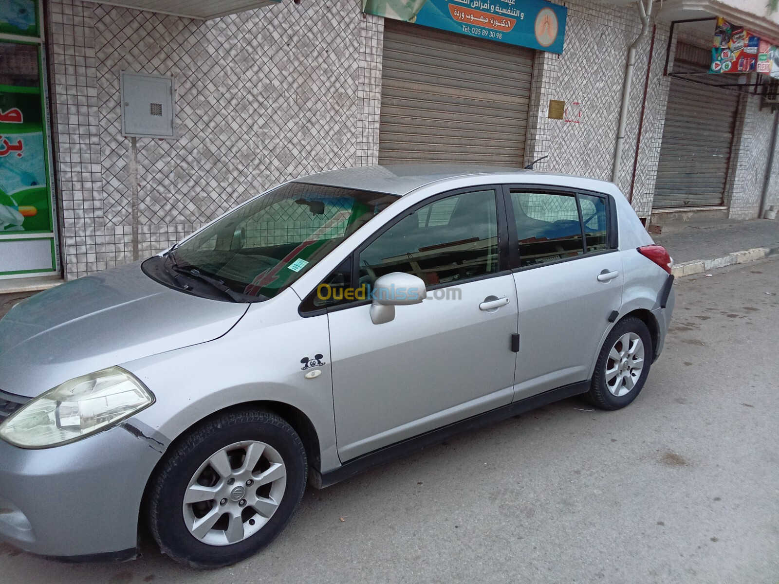 Nissan Tiida 4 portes 2009 Tiida 4 portes