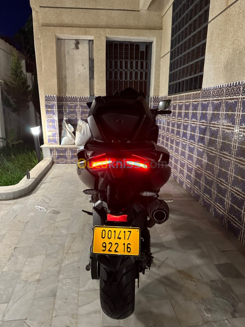 Yamaha T max 560 2022