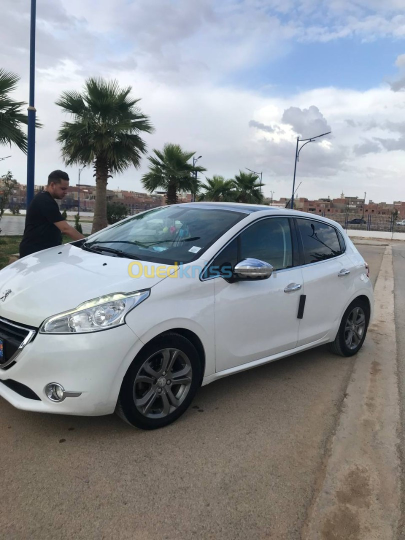 Peugeot 208 2015 Allure