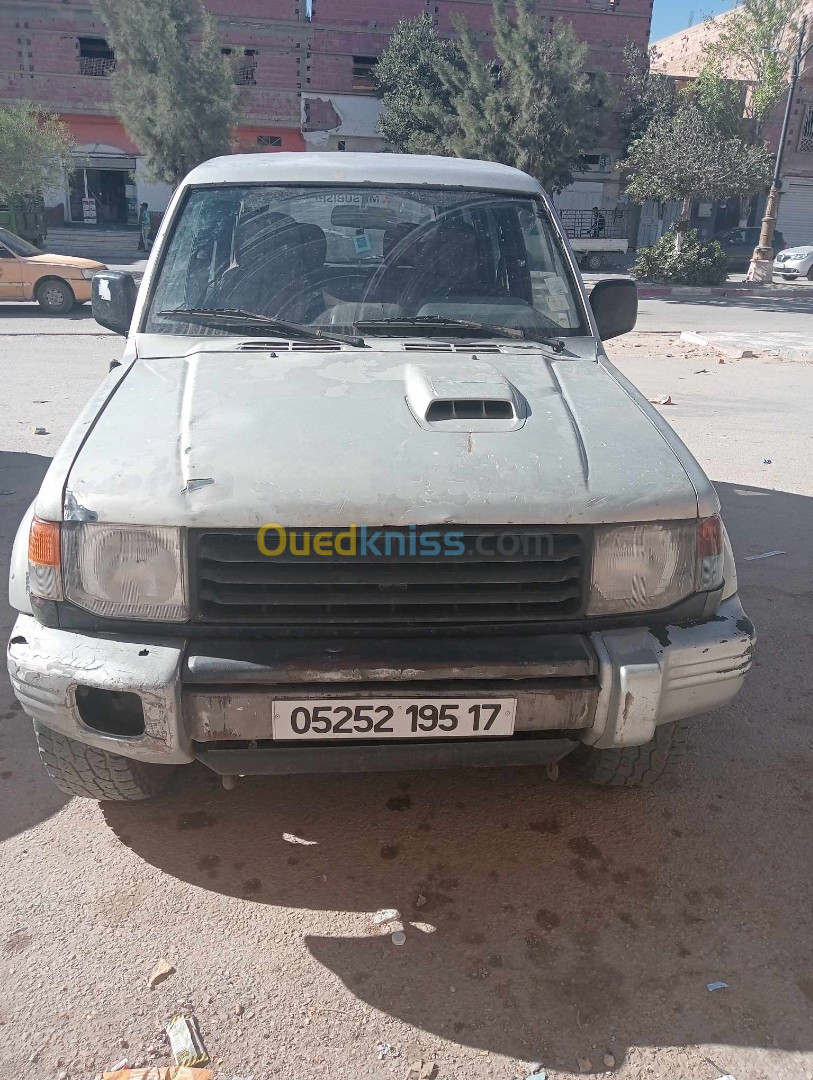 Mitsubishi Pajero Court 1995 