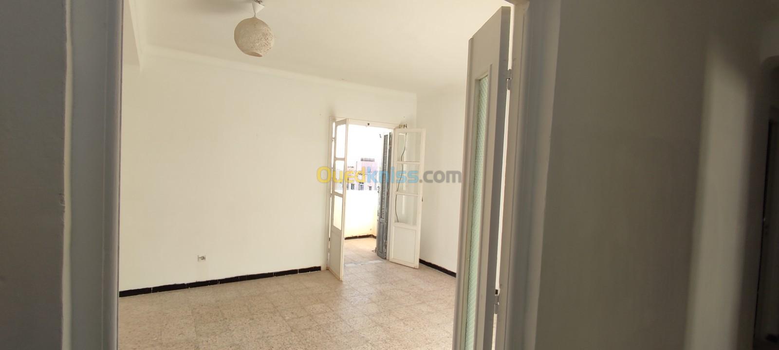 Location Appartement F4 Alger Ain benian