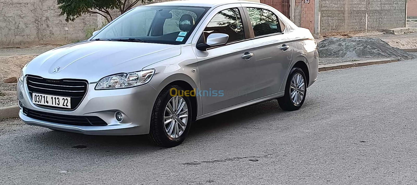 Peugeot 301 2013 Allure