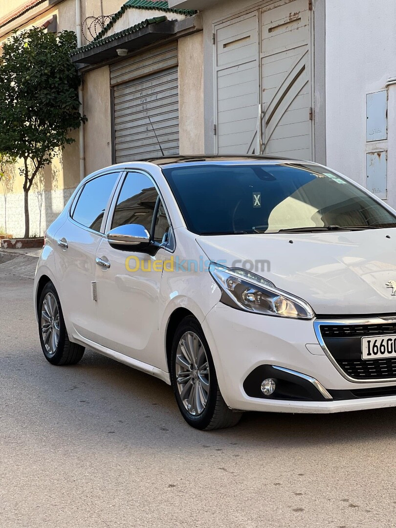 Peugeot 208 2015 Allure Facelift