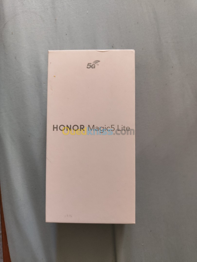 Honor Magic 5 lite