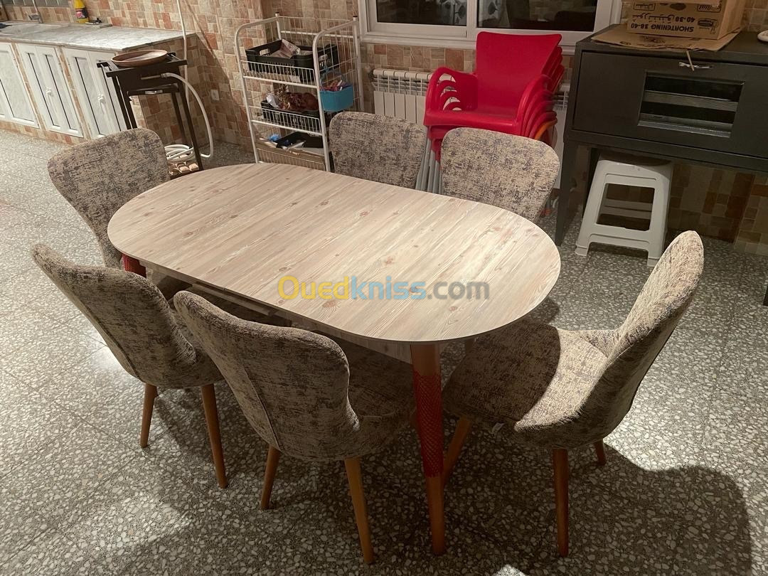 Table salle manger ouvrable avec 06 chaise 