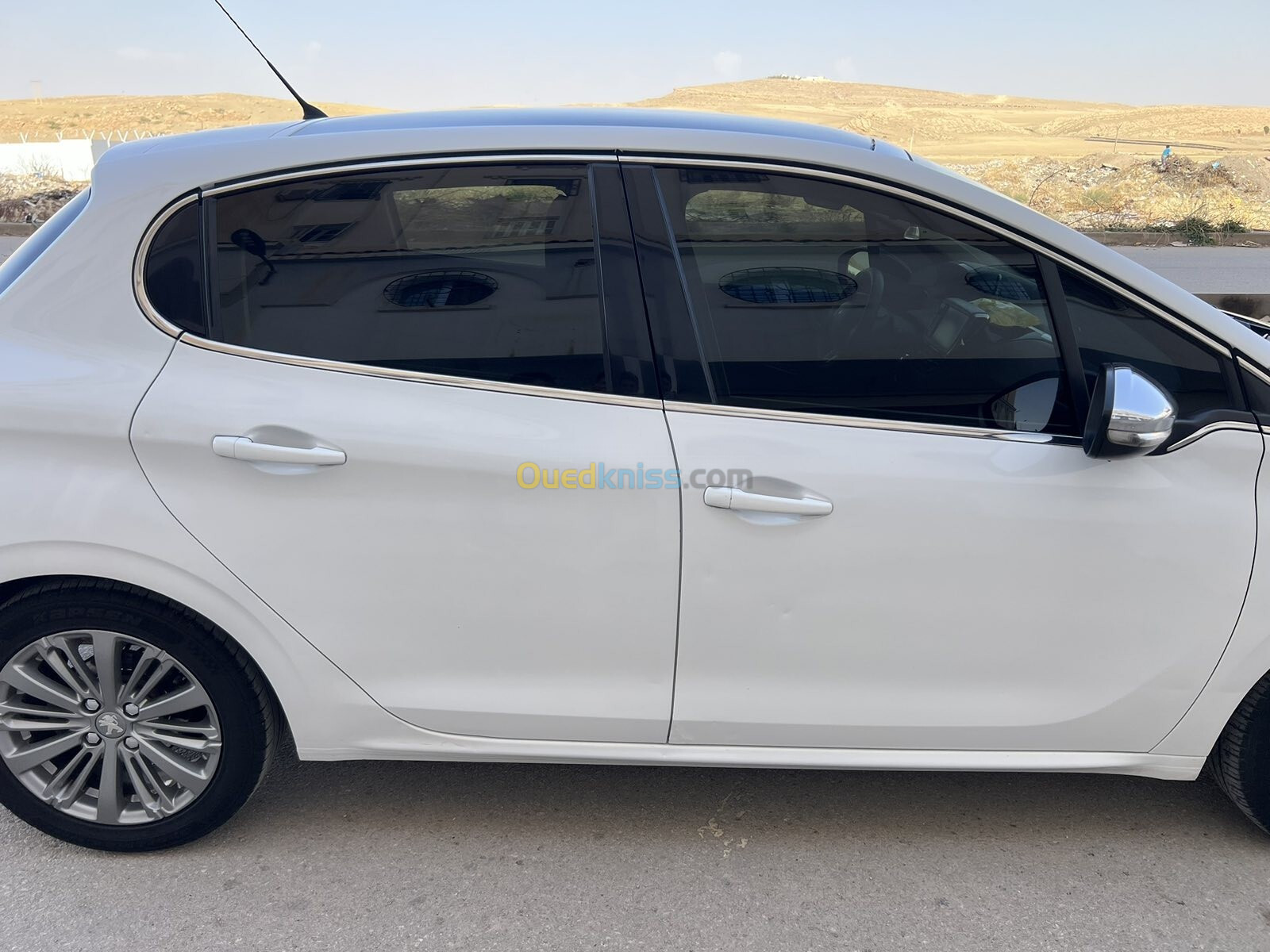 Peugeot 208 2015 Allure Facelift