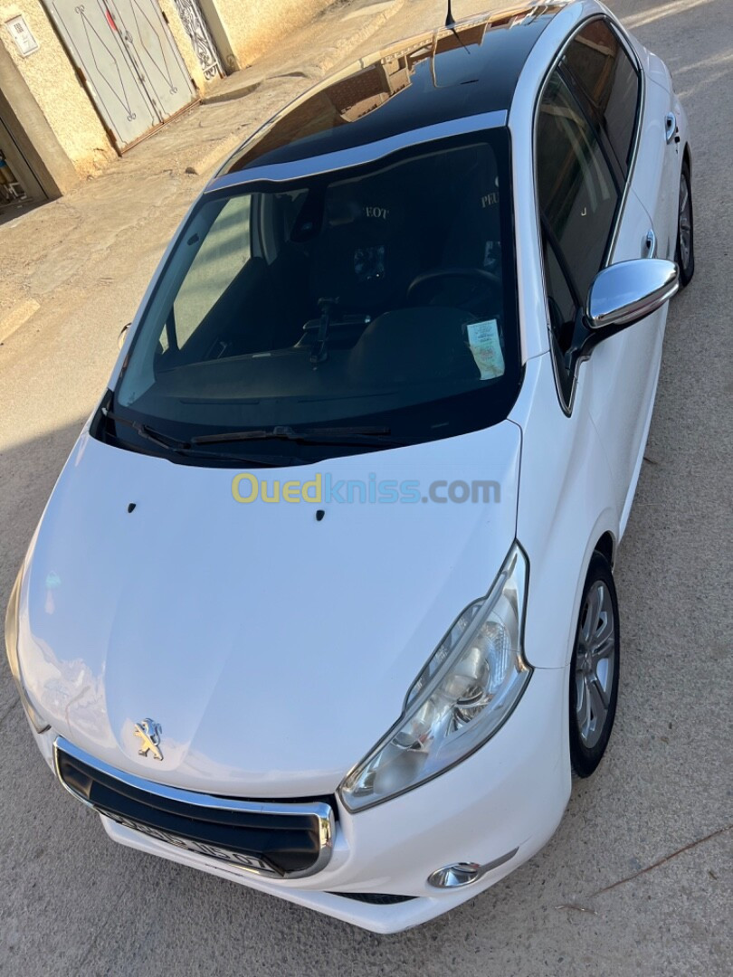 Peugeot 208 2015 Allure