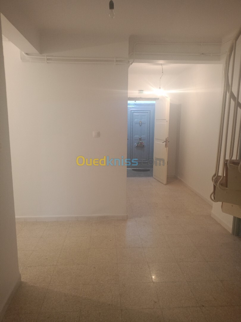 Location Appartement F2 Alger Hydra