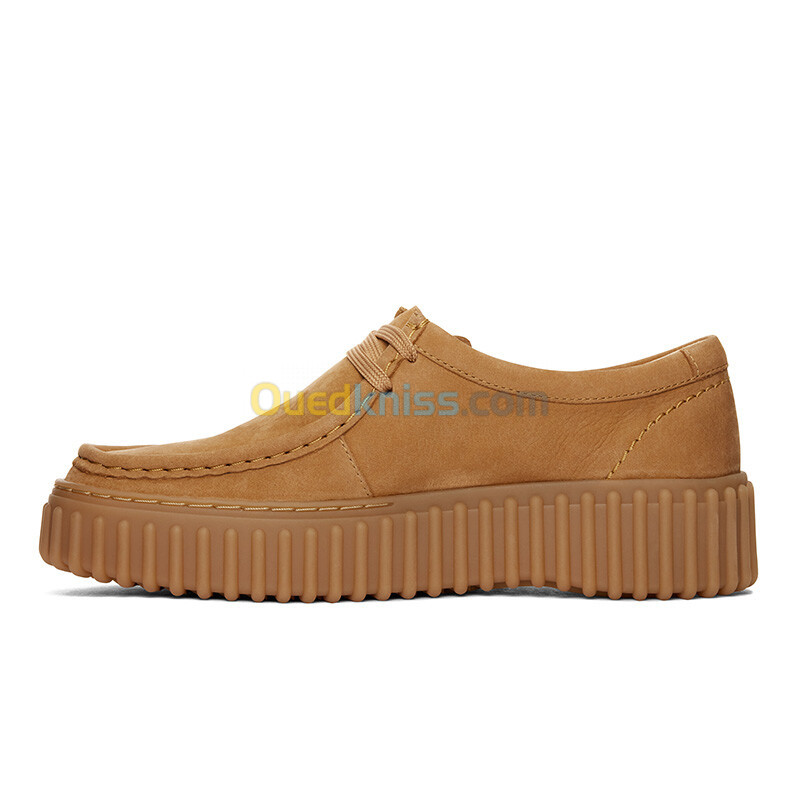 CLARKS Torhill Bee Light Tan Nubuck