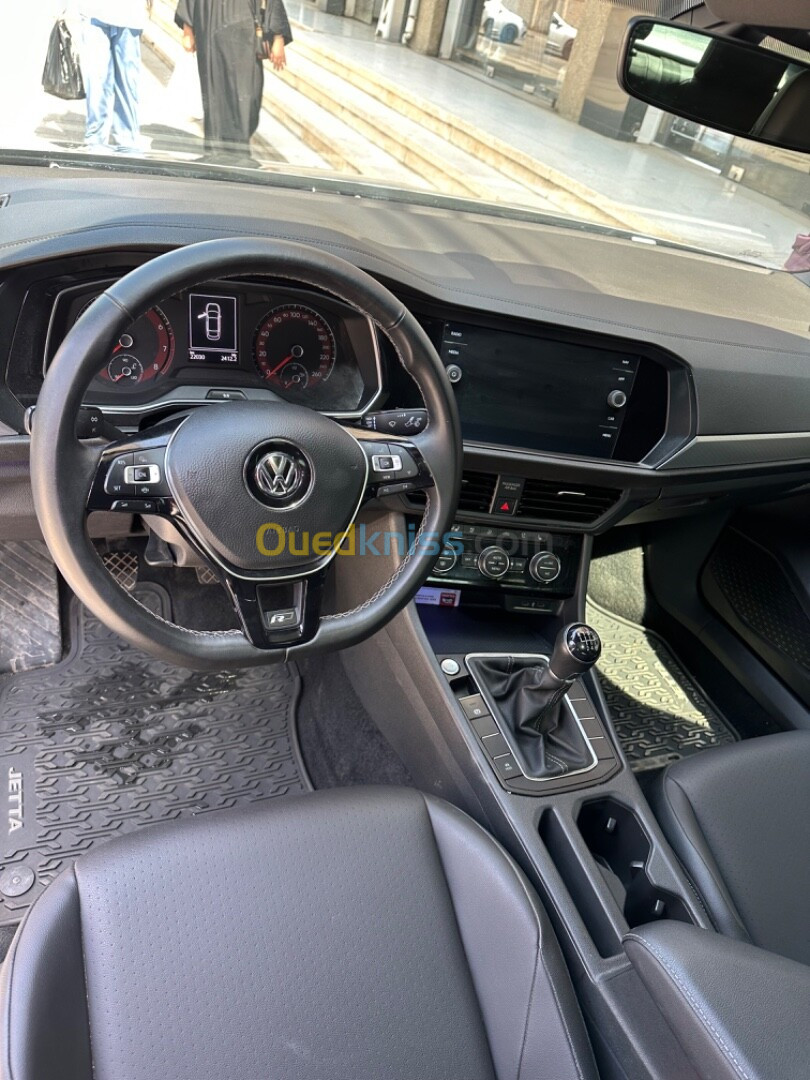 Volkswagen Jetta 2021 R Line