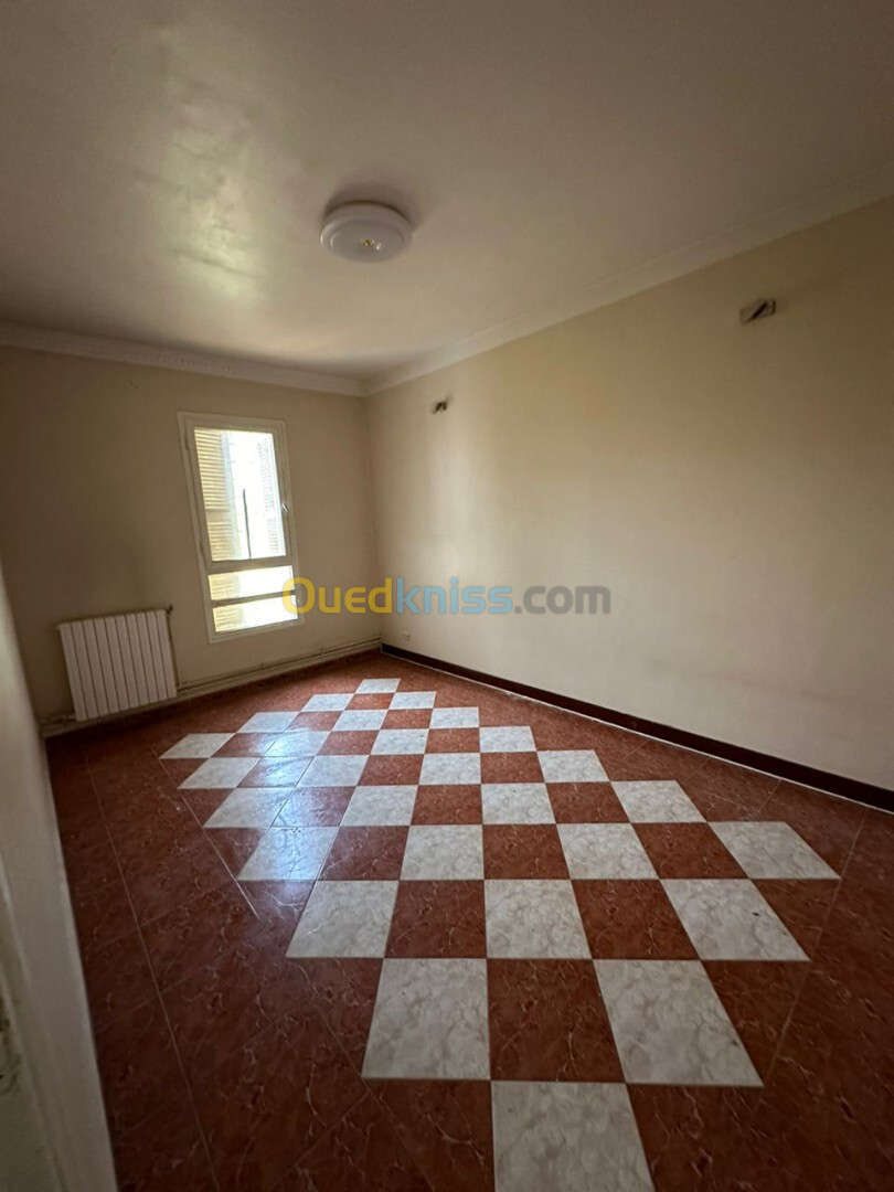 Location Appartement F4 Alger Kouba