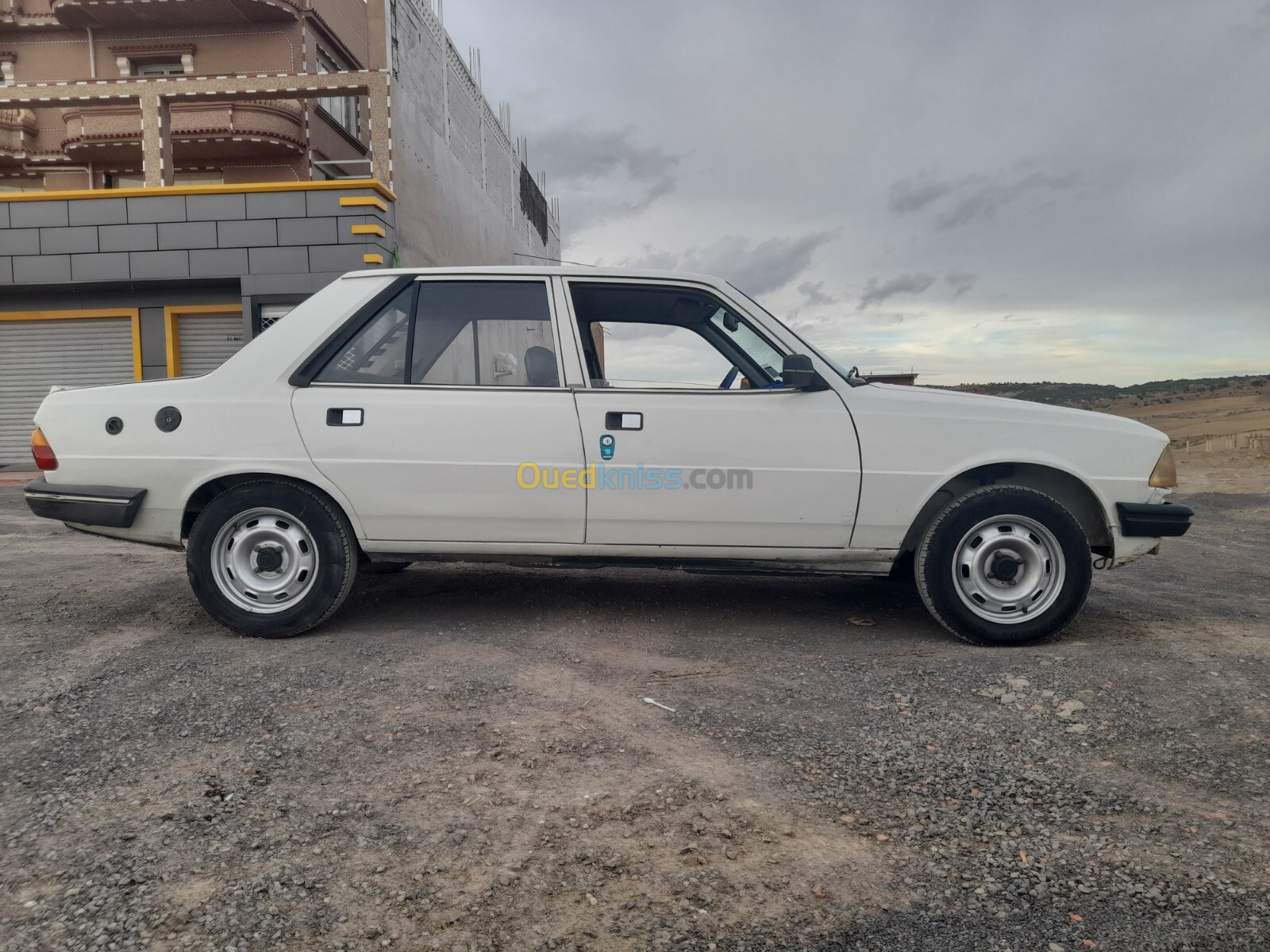 Peugeot 305 1986 305