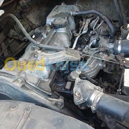 Mouteur ancien Toyota Hilux 2,4D (2L) محرك تويوتا هيليكس