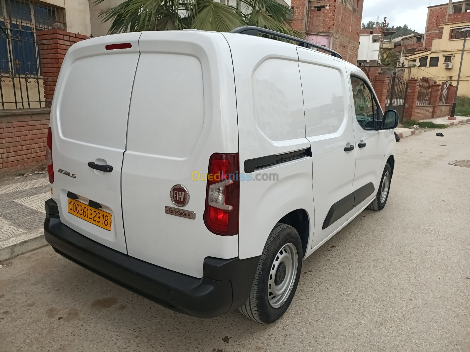 Fiat Doblo italy 2023 3 paces