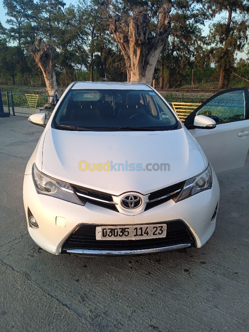 Toyota Auris 2014 Style