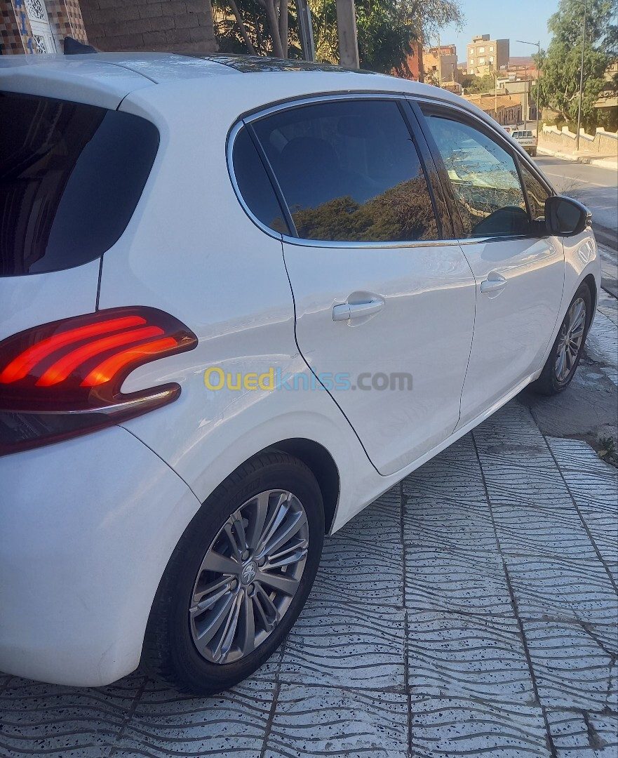 Peugeot 208 2020 Allure Facelift