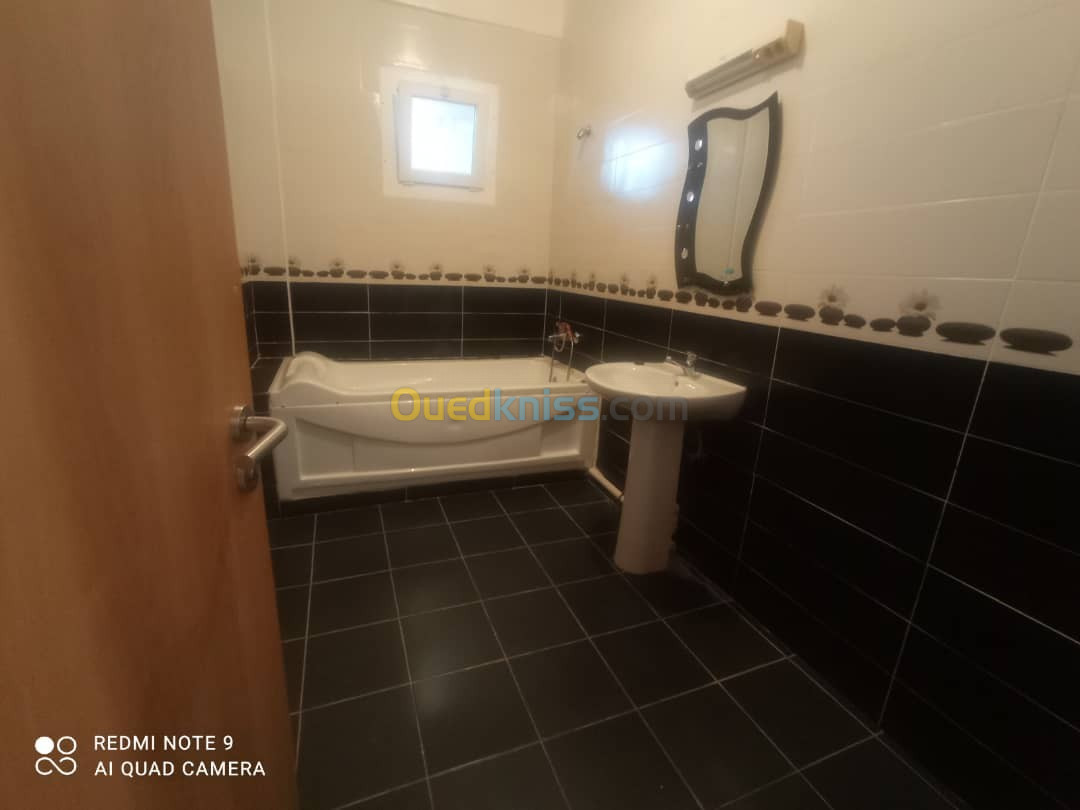 Location Appartement F4 Alger Bordj el bahri