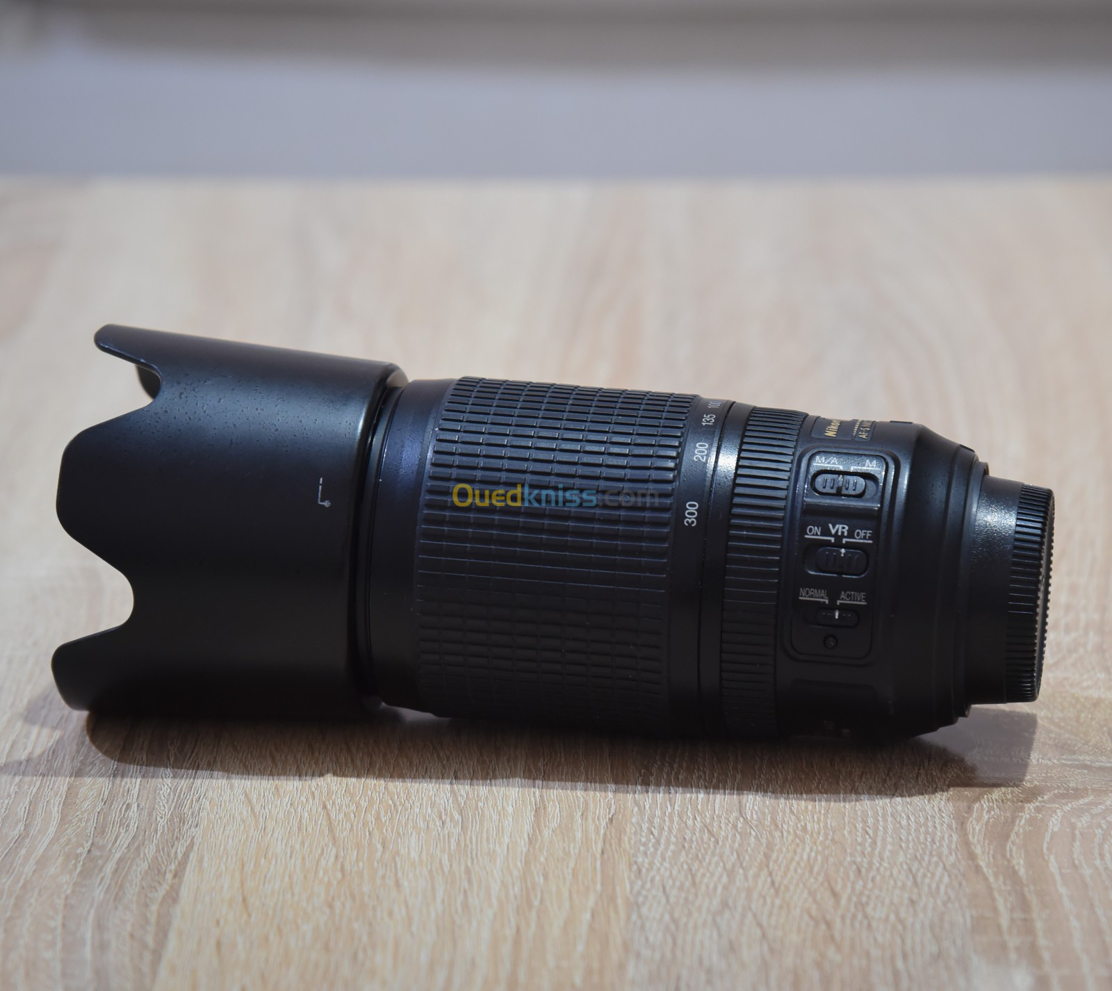 Objectif Nikon ED AF-S Nikkor 70-300mm f :  VR IF (vr rouge)