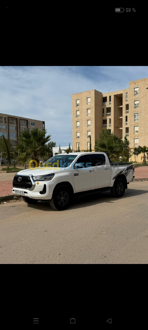 Toyota Hilux 2023 Srs