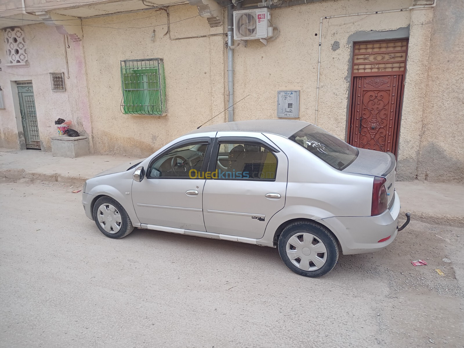 Dacia Logan 2012 لوريات