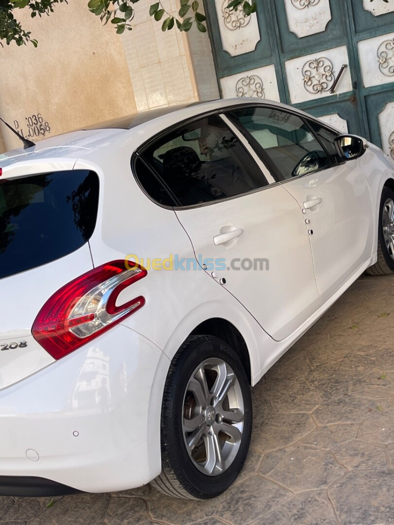 Peugeot 208 2015 Active Facelift