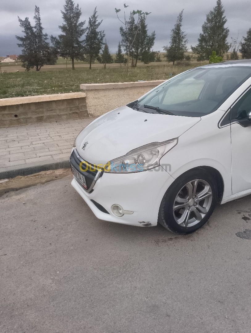 Peugeot 208 2014 Allure