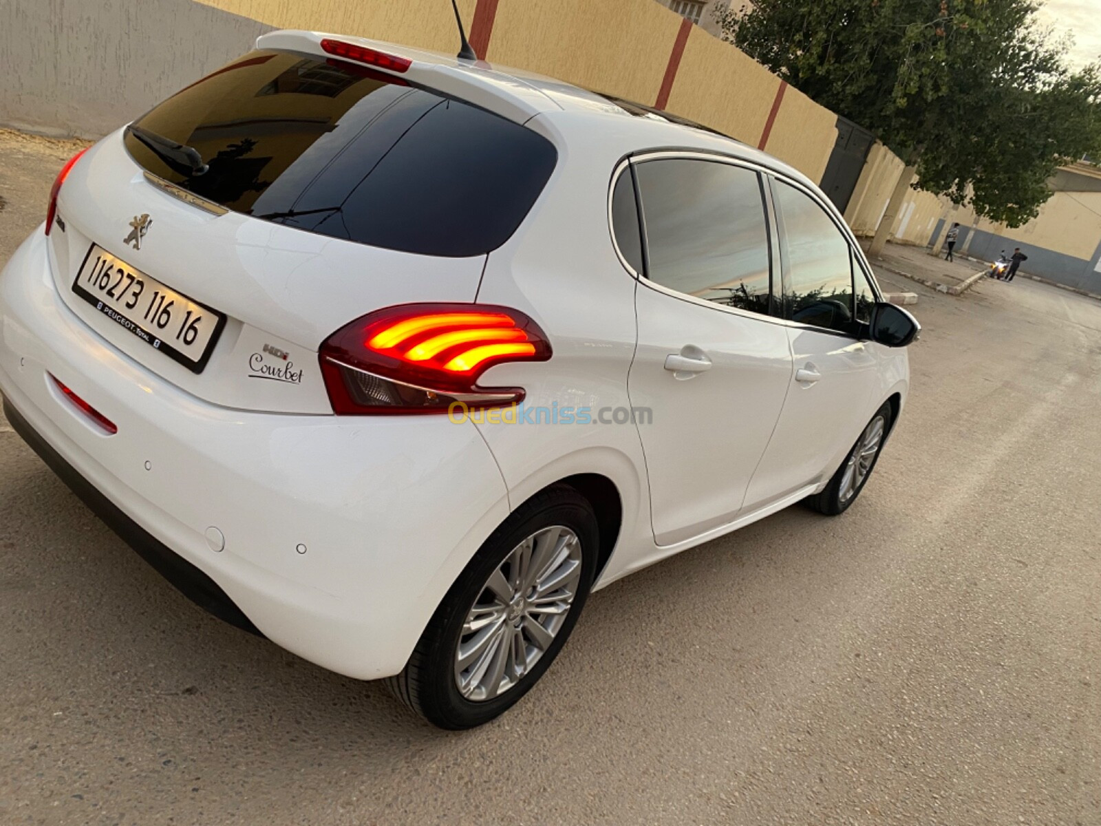 Peugeot 208 2016 Allure Facelift