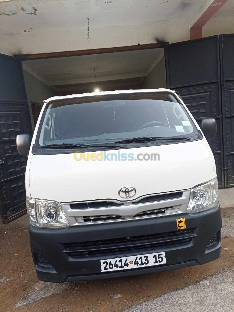 Toyota Hiace 2013