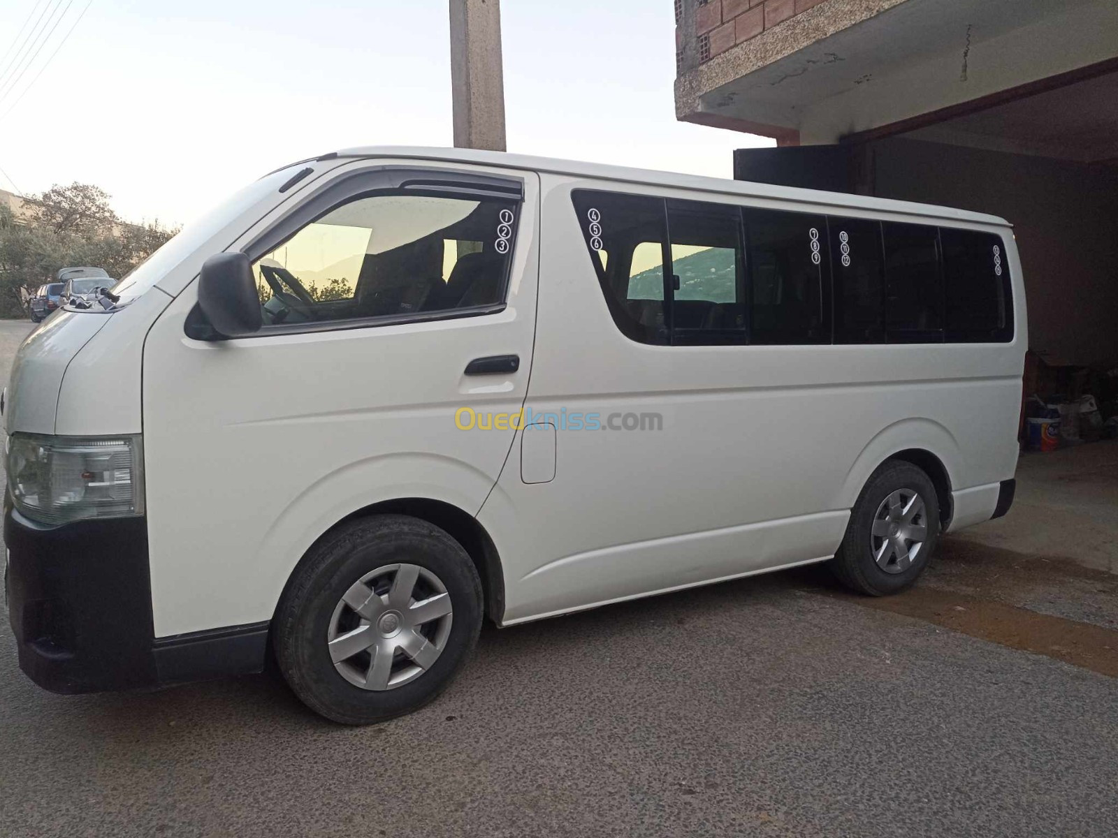 Toyota Hiace 2013