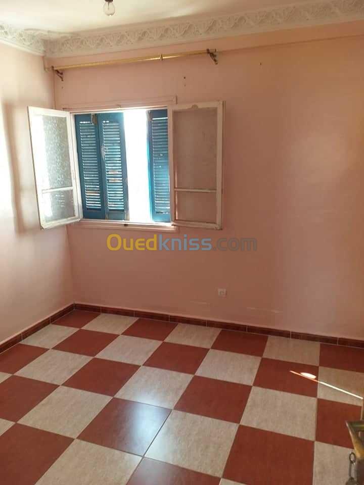 Vente Appartement F4 Mascara Bou hanifia