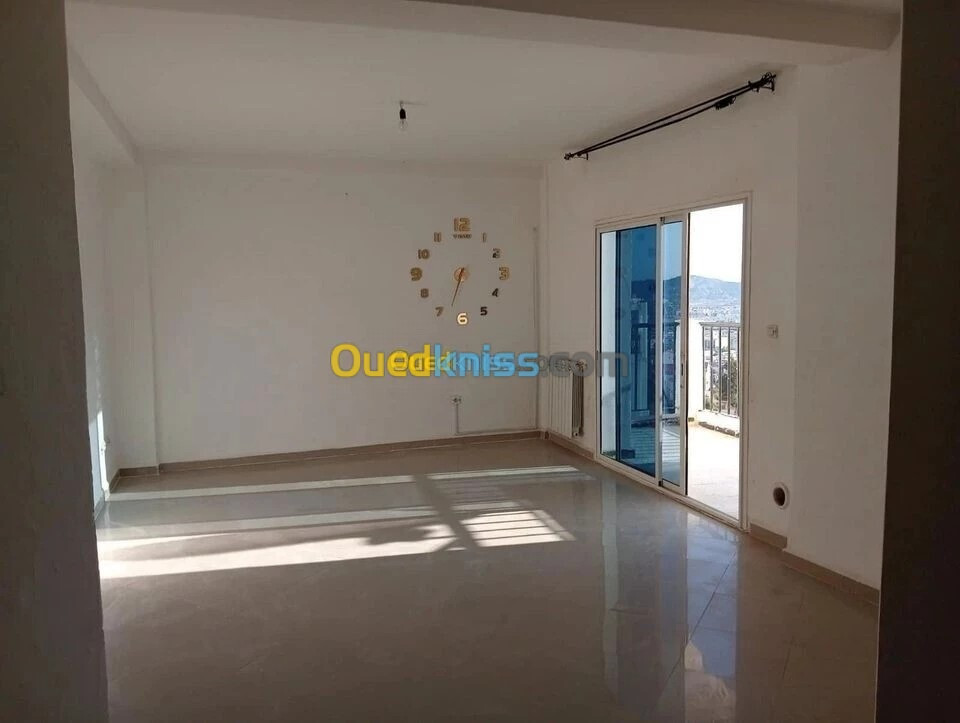 Location Appartement F4 Annaba Annaba