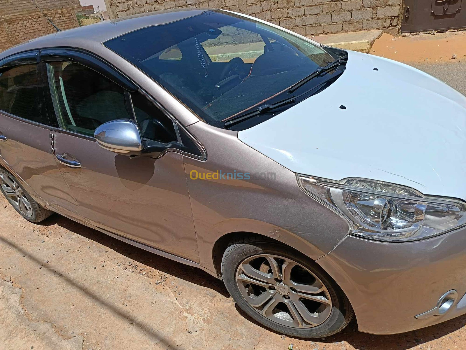 Peugeot 208 2013 Allure sans toit