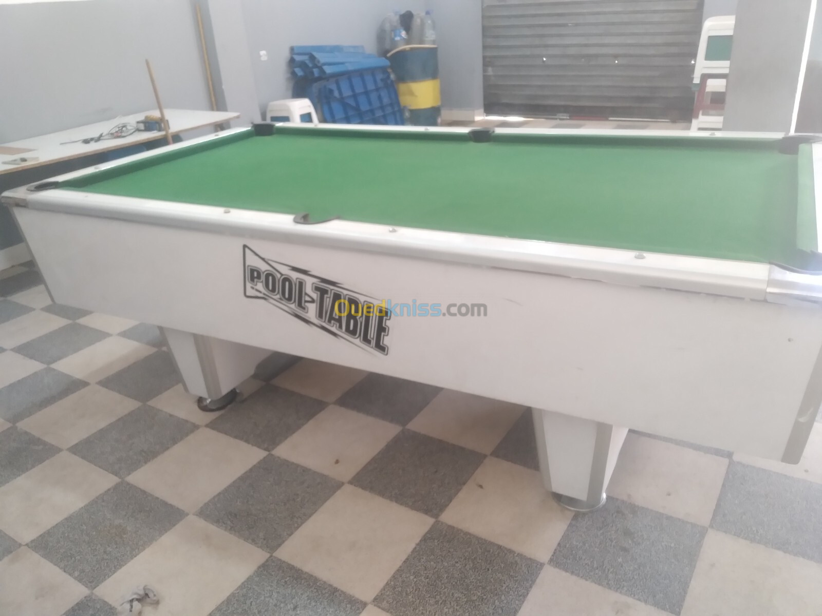 Billard table