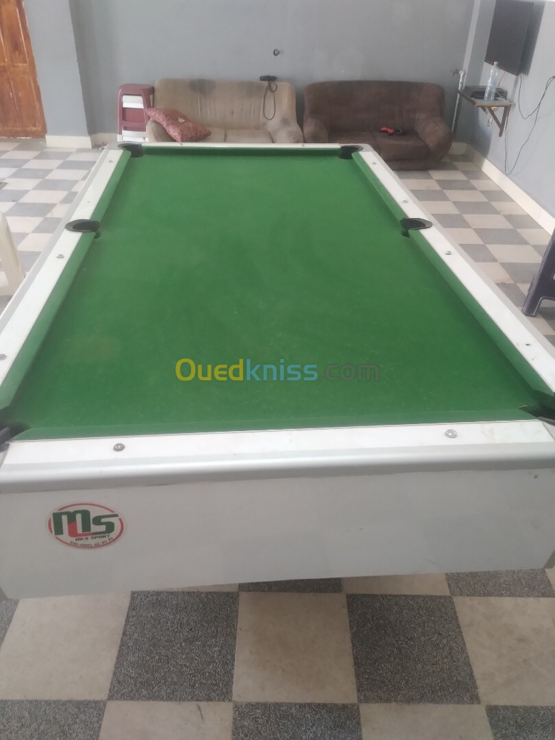 Billard table