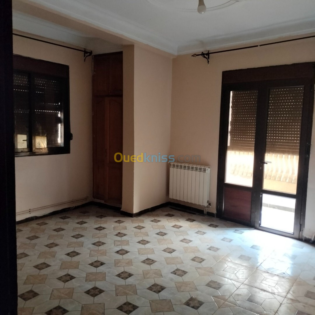 Location Appartement F4 Boumerdès Corso