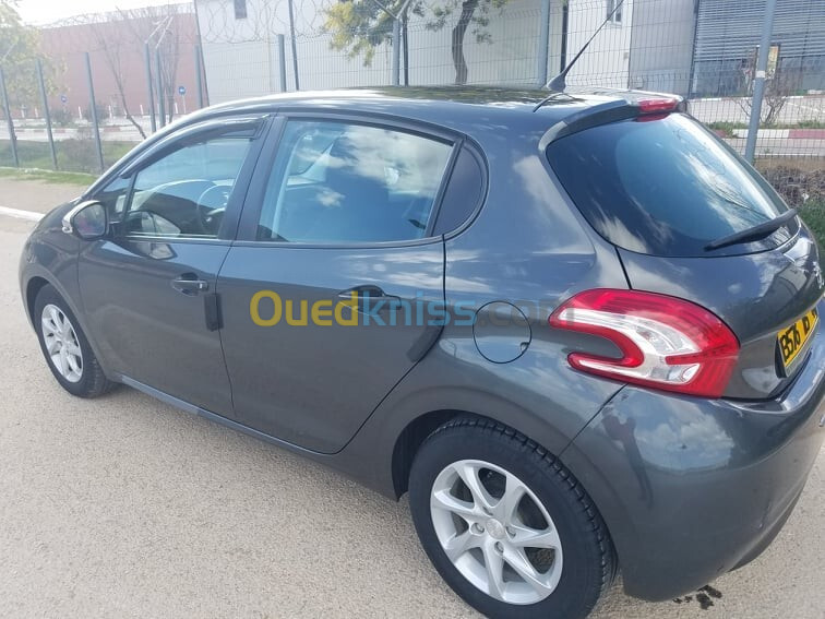 Peugeot 208 2015 208