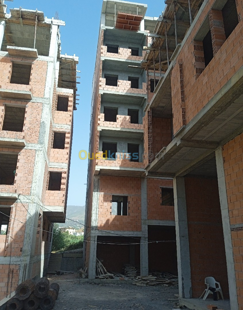 Vente Appartement F23 Tizi Ouzou Azeffoun