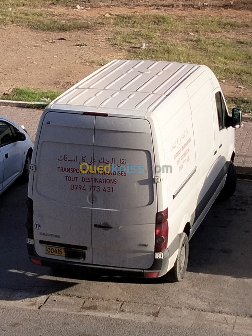 Transporteur de marchandises ou déménagement 