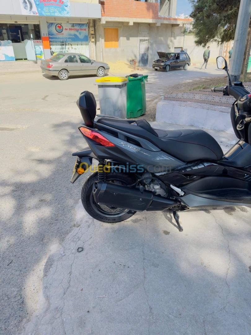 Yamaha Xmax 300 2022