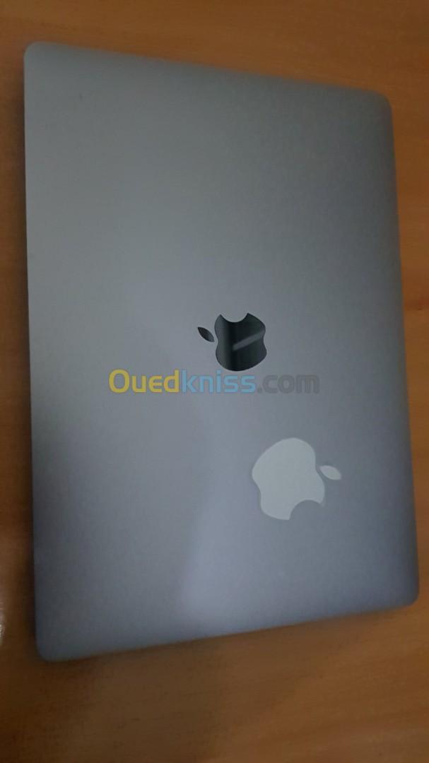 MacBook pro i7 2020