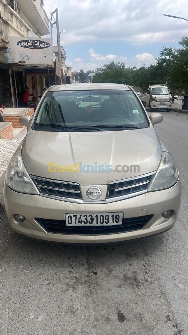 Nissan Tiida 5 portes 2009 Tiida 5 portes