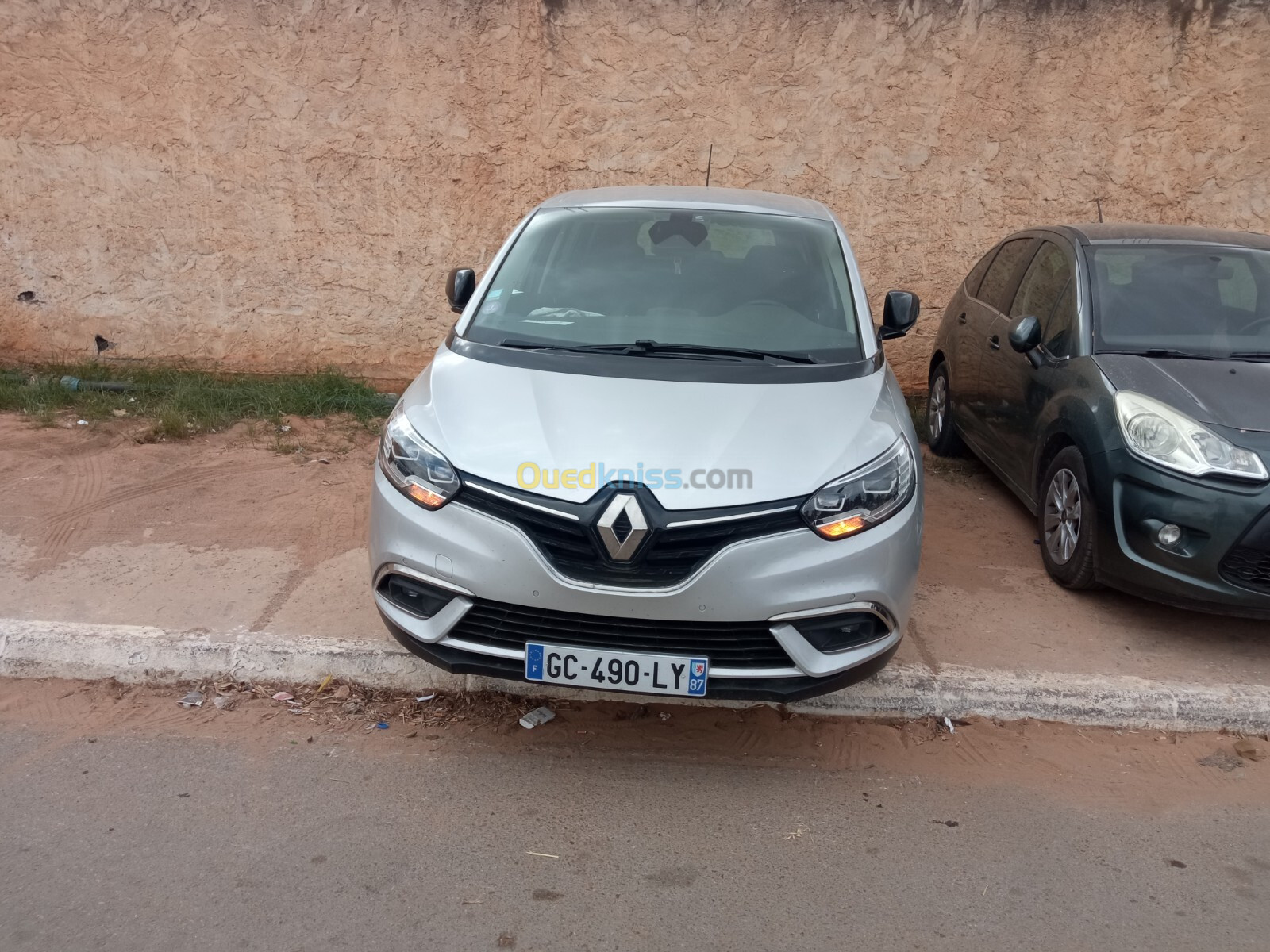 Renault Scenic 2022 Senic 7 place