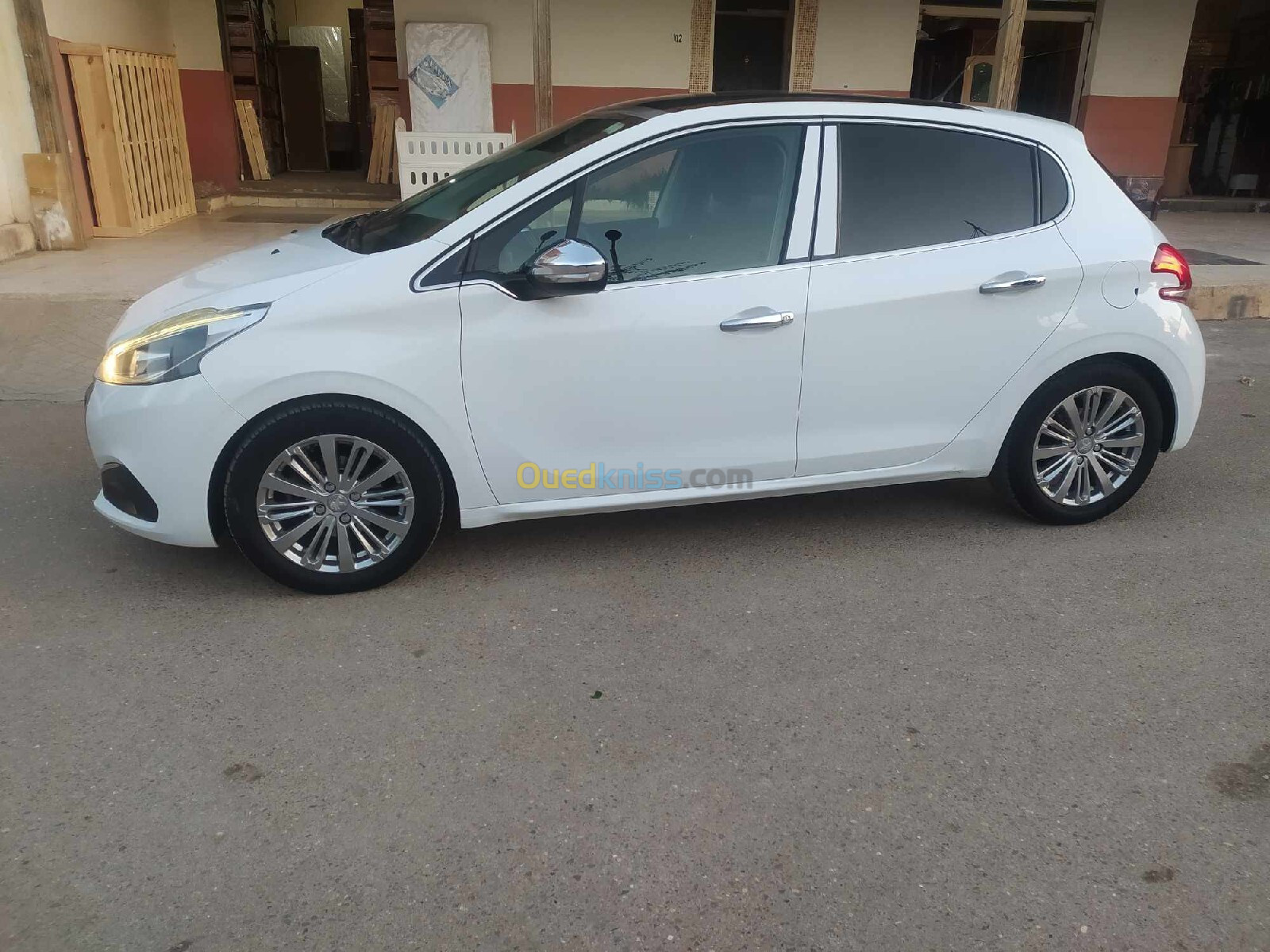 Peugeot 208 2016 Allure Facelift