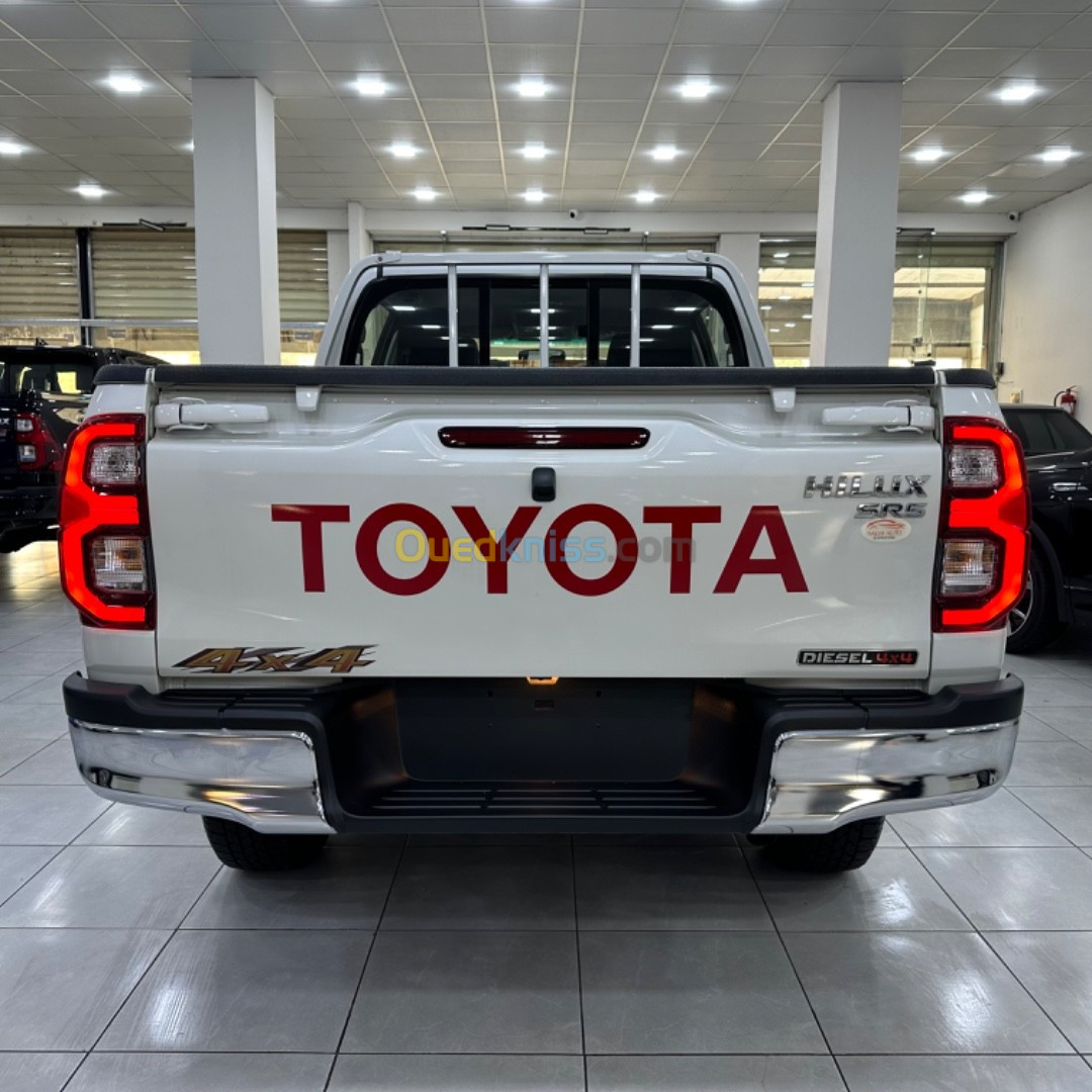 Toyota Hilux 2024 